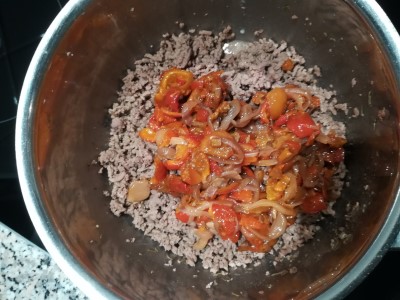 Wild stew med hybenchutney